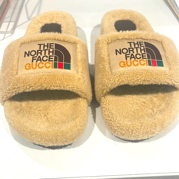 ⭐️NORTHFACE X GUCCI SLIDES⭐️ - Picture 1 of 4